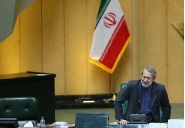 Larijani redevient le président permanent du Parlement iranien