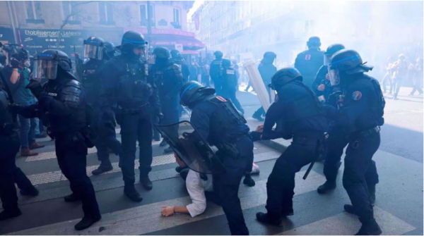 Les manifestations nationales contre l'austérité de Macron paralysent la France pour le deuxième jour