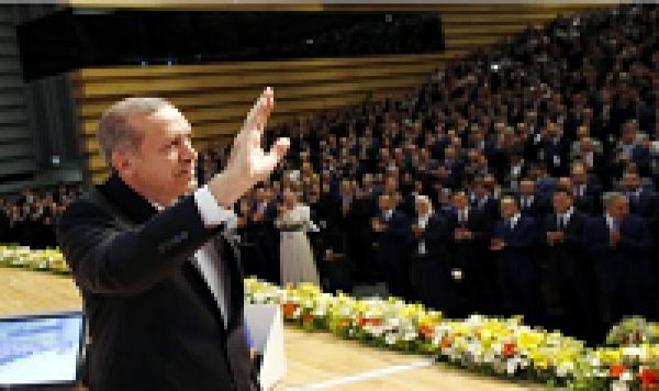 Turquie: Erdogan lance sa campagne pour la présidentielle