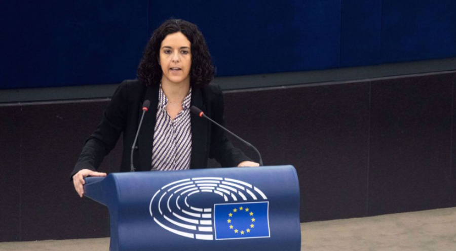 Le régime israélien veut faire taire une voix européenne critique : Manon Aubry menacée d’expulsion de Cisjordanie