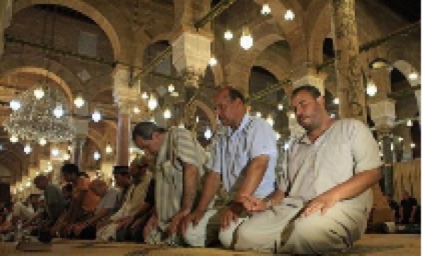 Daesh interdit le tarawih : récitation du Coran pendant les nuits du Ramadan