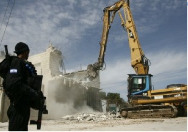 Israël démolit les maisons de deux Palestiniens