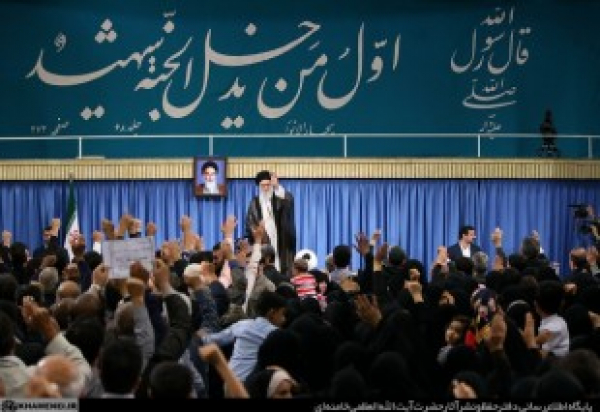 L&#039;Iran reste debut avec notre grandeur face aux ennemis