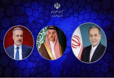 Le ministre iranien des Affaires étrangères s'entretient avec ses homologues saoudien et turc
