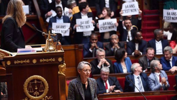 La motion de censure déposée par l&#039;alliance de gauche Nupes contre le gouvernement Borne