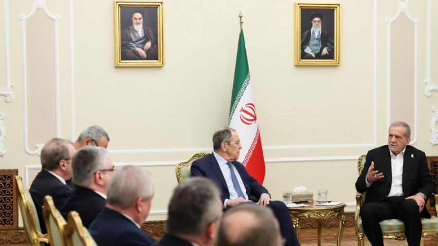 Pertemuan penting Lavrov dengan pejabat Iran / Mengapa Iran dan Rusia Mengabaikan Troika Eropa?