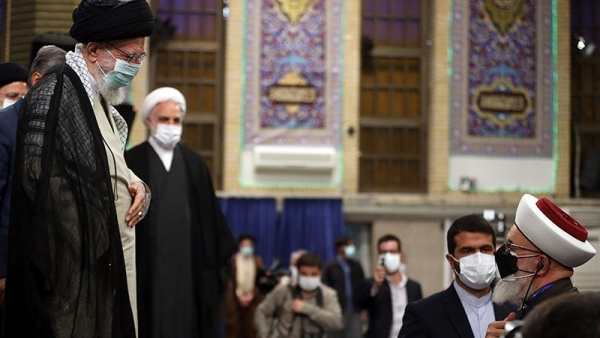 Rahbar Menekankan Perlunya Menjelaskan Urgensi Persatuan di Dunia Islam
