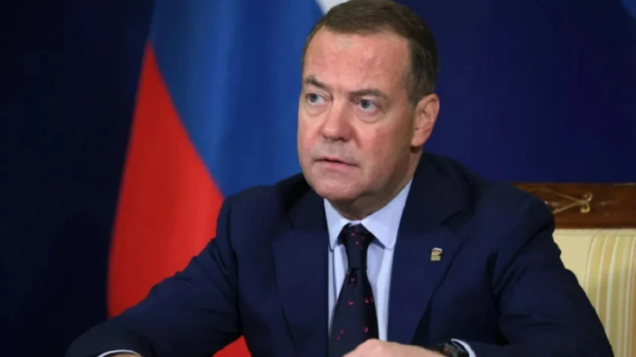 Medvedev: Perang terhadap Iran Tmbulkan Konsekuensi bagi Dunia dan Perekonomian AS