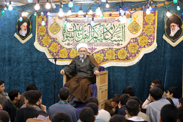 धार्मिक छात्रो को इमाम ज़माना (अ) का सिपाही होना चाहिएः