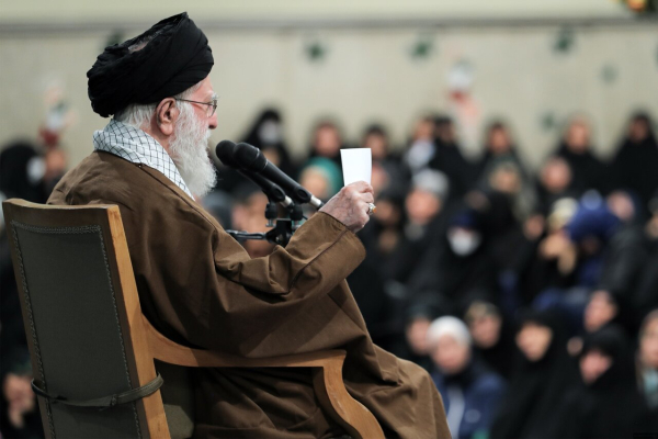 वह निरंकुशता जिसे पश्चिम के पूंजीवादी कलचर ने फ़रेब देकर आज़ादी बताया है ग़ुलामी है