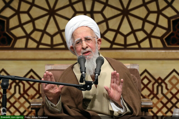 अगर हौज़ा और यूनिवर्सिटी धर्मनिष्ठा के मार्ग पर चलते रहेंगे तो समाज भी सुधार के मार्ग पर आगे बढ़ेगा