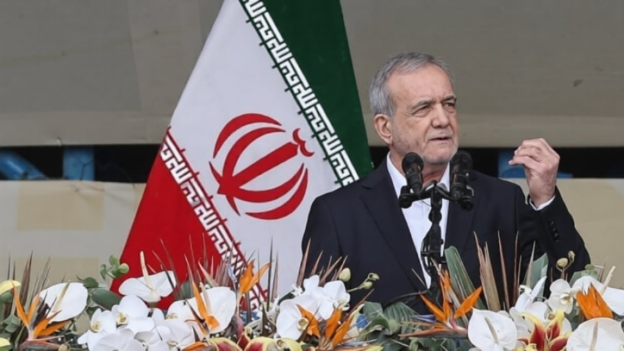 ईरान अमेरिका और यूरोप की बेतुकी मांगों के सामने नहीं झुकेगा