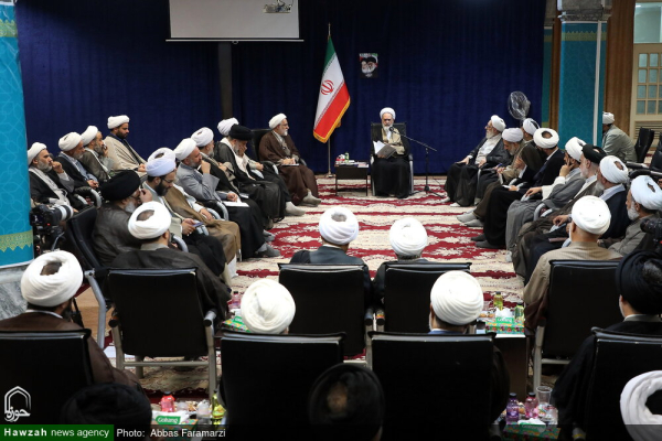 हौज़ा ए इल्मिया क़ुम मे "आज़ाद स्कूल" योजना का ट्रायल शुरू