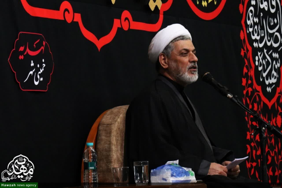 पश्चिमी जीवन शैली ने पारिवारिक व्यवस्था को नष्ट कर दिया