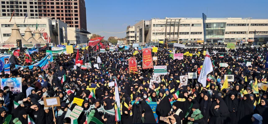 क़ुम अल मुकद्दस में 13 अबान यौमुल्लाह पर भव्य रैली