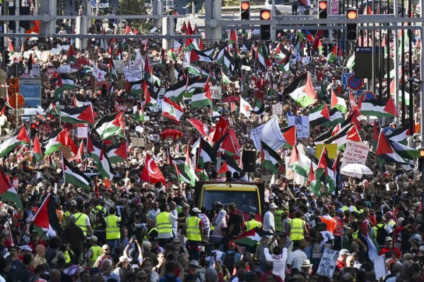 बेल्जियम की राजधानी ब्रसेल्स में गज़्जा के समर्थन में बड़ा जनप्रदर्शन,