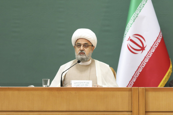 अख़लाक़ के बिना इल्म इंसानियत के रास्ते से भटक जाता है