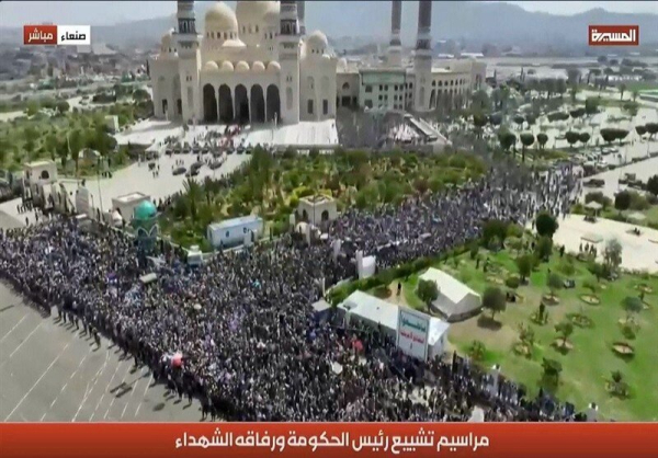 यमन के सना में इजरायली आतंकवादी हमले में शहीद हुए लोगों का अंतिम संस्कार समारोह