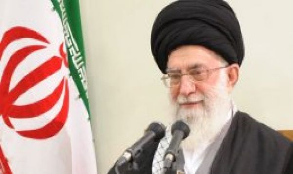 İmam Hamanei: Amerikalılara Güvenilemez!