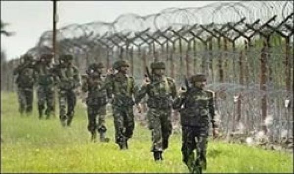 کشمیر، لائن آف کنٹرول پر فائرنگ کا تبادلہ جاری