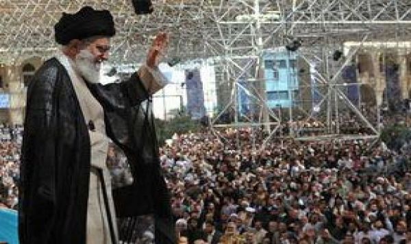 آيت الله خامنہ ای : دشمن ایٹمی ایران سے نہیں بلکہ اسلامی ایران سے خوفزدہ ہے