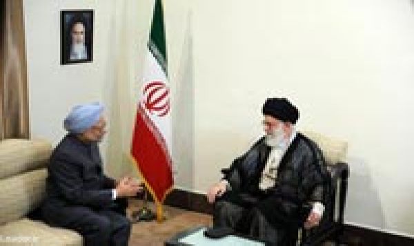 رہبر معظم سے ہندوستانی وزیر اعظم منموہن سنگھ کی ملاقات