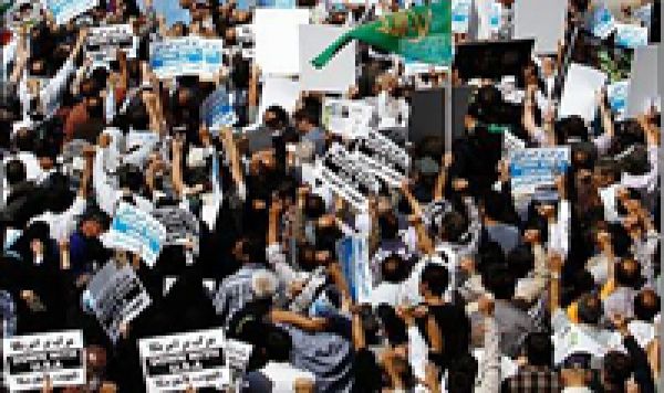 تہران میں امریکہ میں بننے والی توہین آمیز فلم کے خلاف زبردست احتجاج