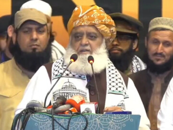 خلیج فارس کے ممالک کو سوچنا ہوگا امریکی اڈے نقصان کا باعث ہیں، فضل الرحمان