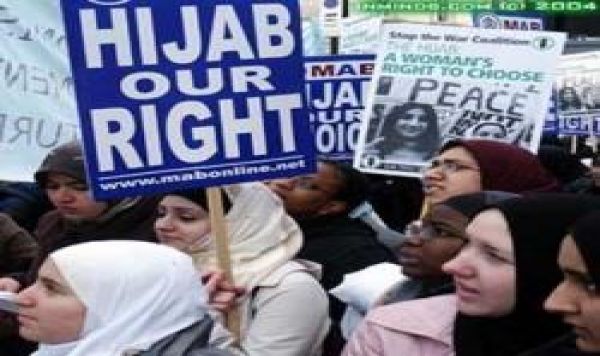 ترکي ميں حجاب پر پابندي کے خلاف مظارے
